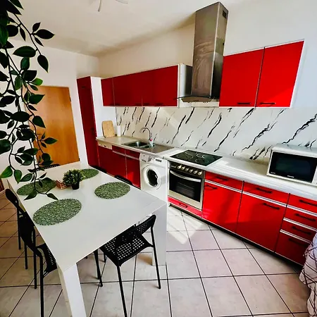 アパート Evelins Haus Monteur Und Familienwohnung レムシャイト