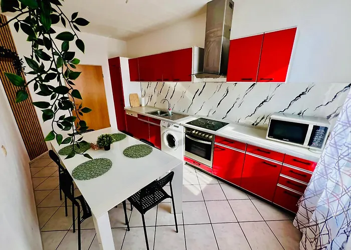 アパート Evelins Haus Monteur Und Familienwohnung レムシャイト